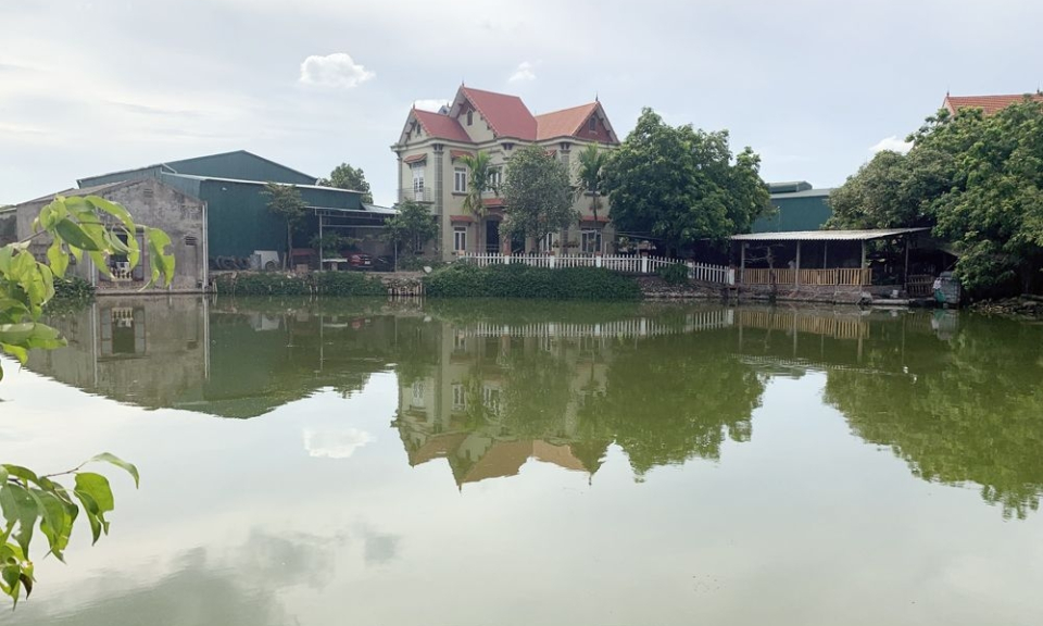 Xung quanh việc giao thầu ao Trạ của xã Cẩm Xá