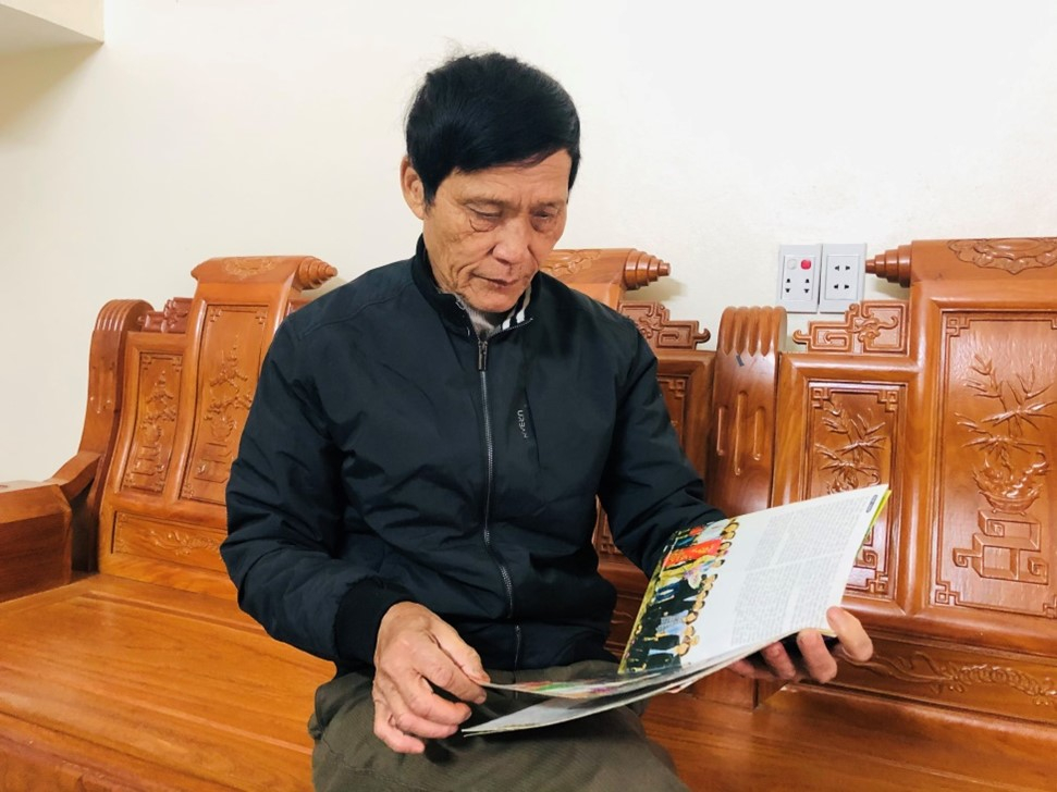 Nghệ nhân ưu tú Vũ Ngọc Việt ở thôn Triều Dương, xã Hải Triều (Tiên Lữ)