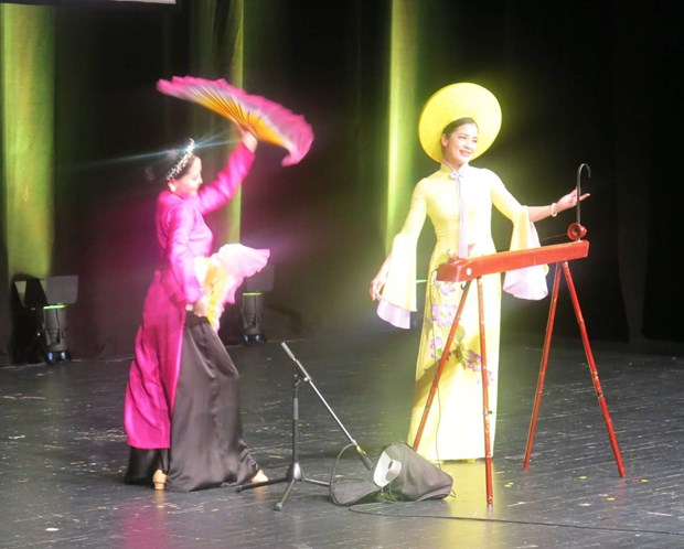 Đêm nhạc được tổ chức trong khuôn khổ chuyến lưu diễn nghệ thuật phục vụ kiều bào tại hai quốc gia Hungary và Maroc nhân dịp năm mới Quý Mão 2023. (Ảnh: Nguyễn Hoàng Linh/Vietnam )