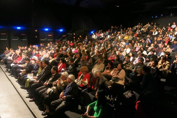 Hơn 400 khán giả là các bạn bè quốc tế của Việt Nam, kiều bào sinh sống, làm việc tại Hungary và Croatia đã có mặt tại buổi diễn.( Ảnh: Nguyễn Hoàng Linh/Vietnam )