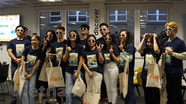 Hội trại thủ lĩnh - sân chơi lý thú của sinh viên Việt Nam tại Anh hình ảnh 3 Hoi trai thu linh - san choi ly thu cua sinh vien Viet Nam tai Anh hinh anh 3