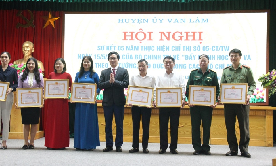 Văn Lâm khắc ghi lời Bác dạy