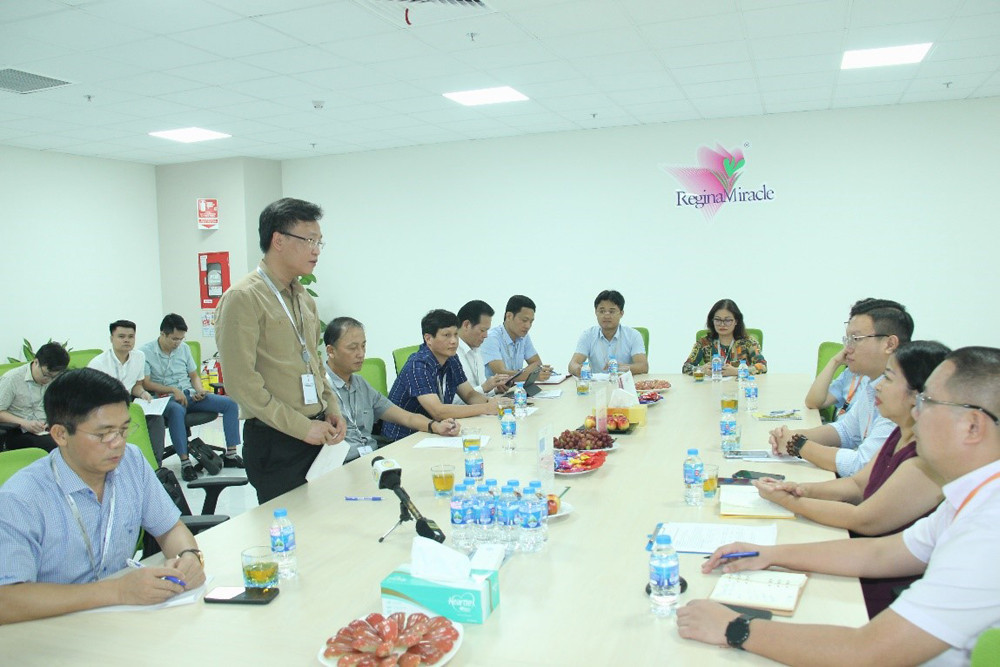 Đồng chí Bí thư Tỉnh ủy Nguyễn Hữu Nghĩa thăm, động viên một số dự án sản xuất, kinh doanh