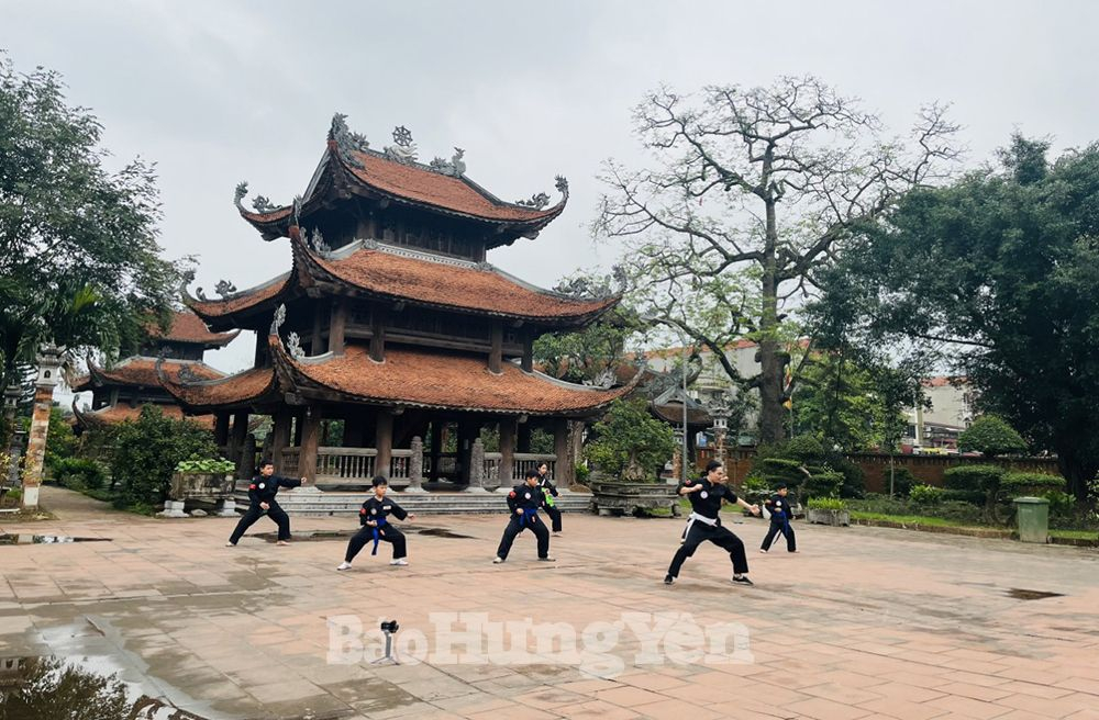 Trẻ em tập võ để phát triển các kỹ năng xã hội, tự vệ… (Trong ảnh: Một giờ học võ của trẻ em ở xã Đại Đồng huyện Văn Lâm)