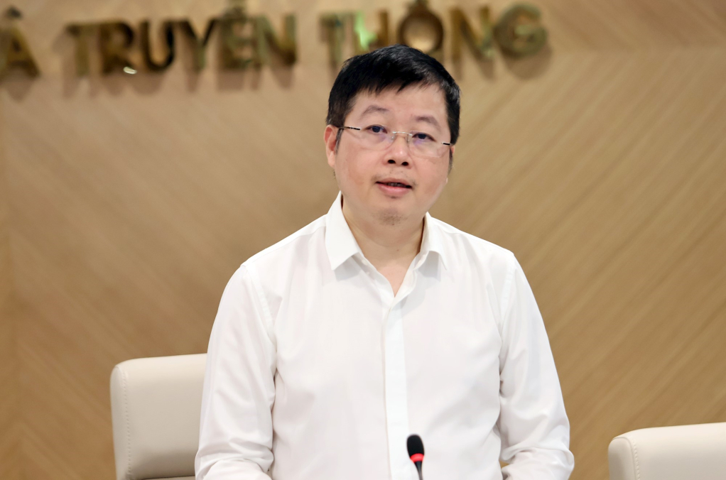 Thứ trưởng Bộ Thông tin và Truyền thông Nguyễn Thanh Lâm trả lời báo chí. Ảnh ĐH