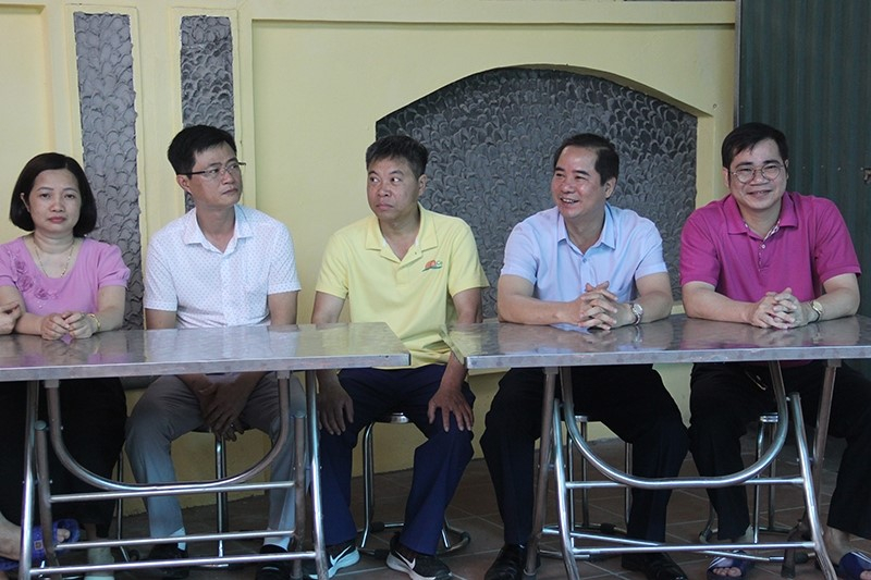 Đại diện Ban Biên tập, các phòng chuyên môn dự lễ khai mạc