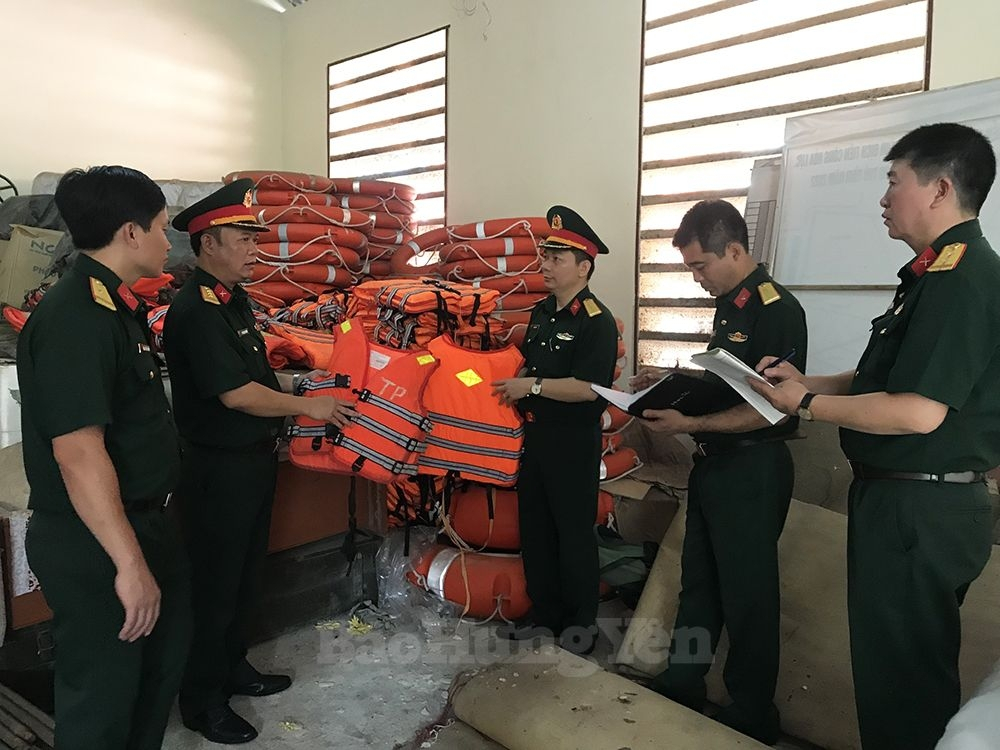 Ban CHQS thành phố Hưng Yên kiểm tra vật chất phục vụ công tác phòng, chống thiên tai, tìm kiếm cứu nạn