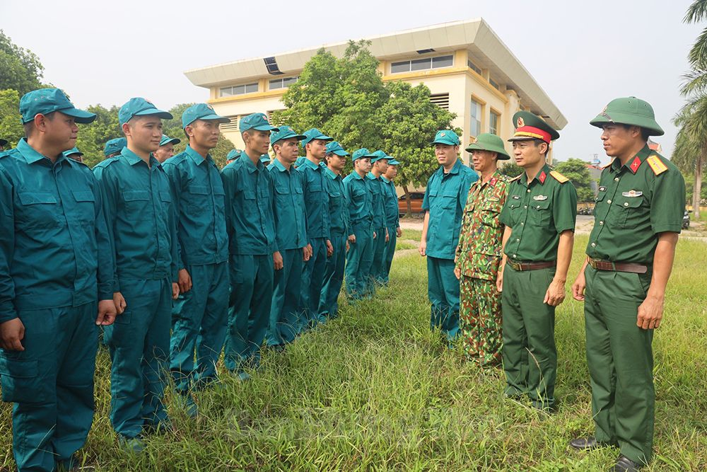 Kiểm tra công tác huấn luyện của Lực lượng DQTV huyện