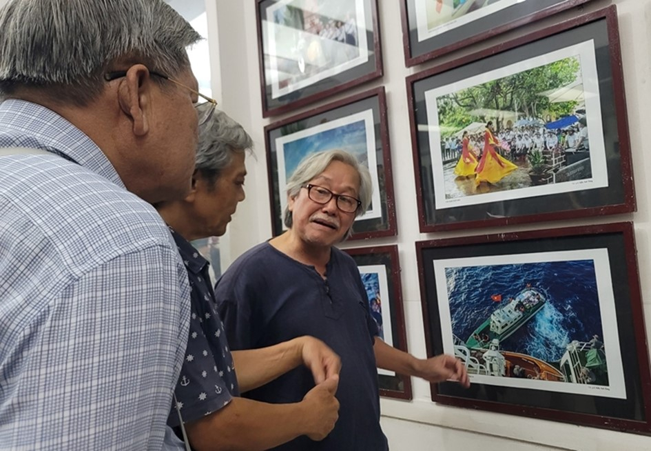 Các tác phẩm trưng bày tại triển lãm mang tính chất thời sự, lan tỏa thông điệp “Tuổi trẻ với biển đảo quê hương”.