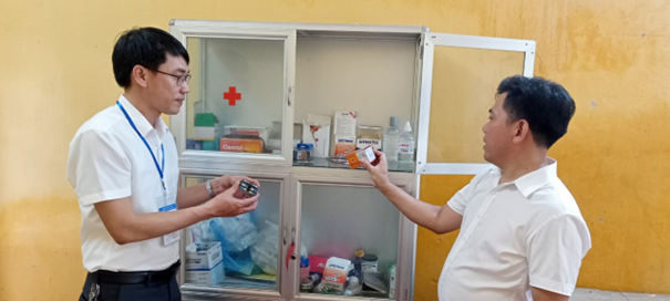  Chuẩn bị một số loại thuốc thiết yếu phục vụ kì thi tốt nghiệp THPT năm 2023 tại Trường THPT Dương Quảng Hàm (Văn Giang)