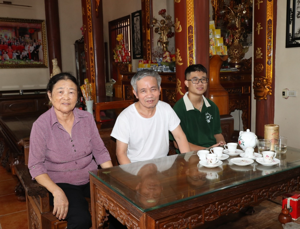 Gia đình ông Nguyễn Văn Hùng