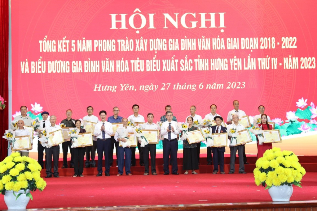 Các đại biểu dự hội nghị