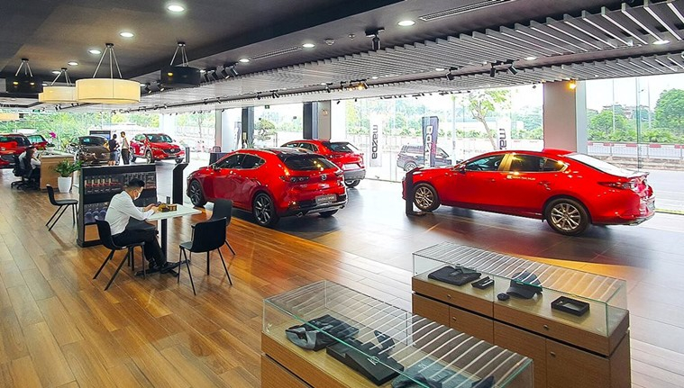 Doanh nghiệp sản xuất ô tô kỳ vọng giảm phí trước bạ cùng với giãn thuế tiêu thụ đặc biệt sẽ kích thích tiêu dùng.