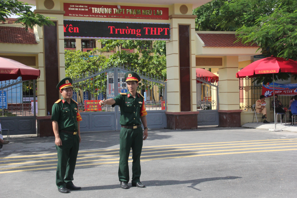 An ninh, trật tự ở điểm thi THPT Phạm Ngũ Lão (Ân Thi) luôn được bảo đảm