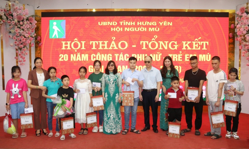Tổng kết 20 năm công tác phụ nữ - trẻ em mù