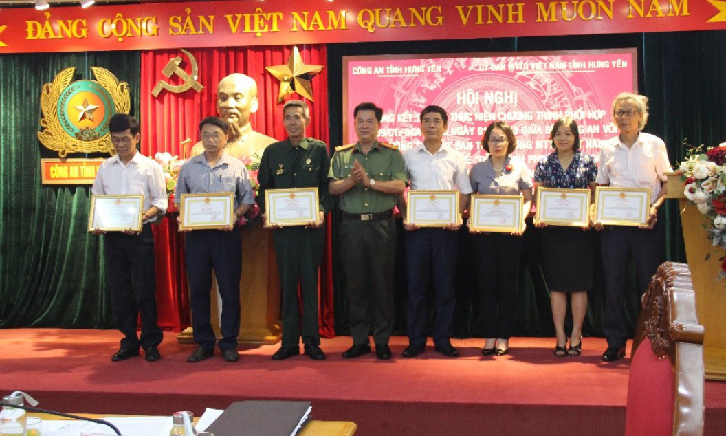 Tổng kết 10 năm thực hiện Chương trình phối hợp “Đẩy mạnh phong trào Toàn dân bảo vệ an ninh Tổ quốc trong tình hình mới”