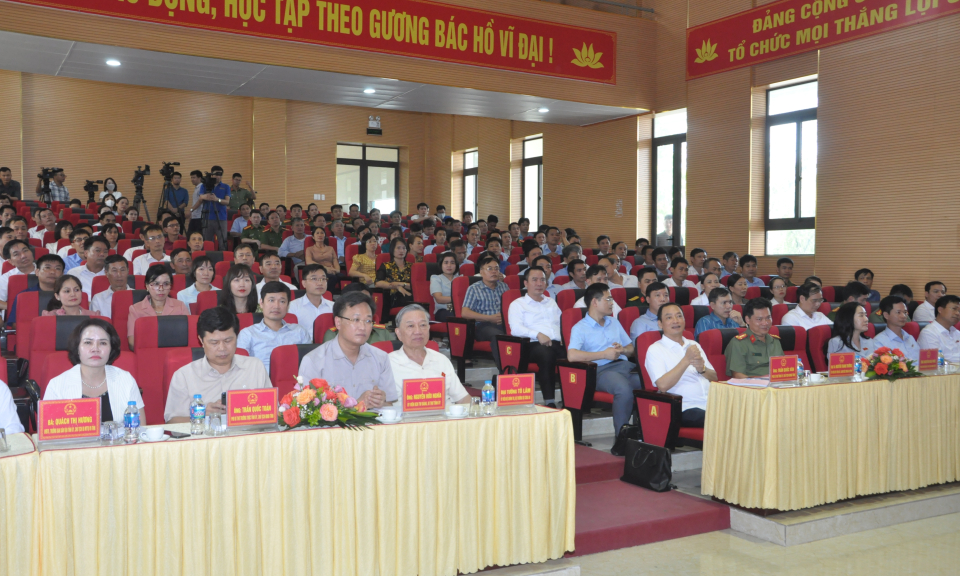 Đoàn đại biểu Quốc hội tỉnh tiếp xúc cử tri huyện Phù Cừ