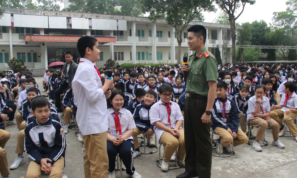 Bảo vệ trẻ em trên không gian mạng: Cần trang bị kiến thức, kỹ năng cần thiết