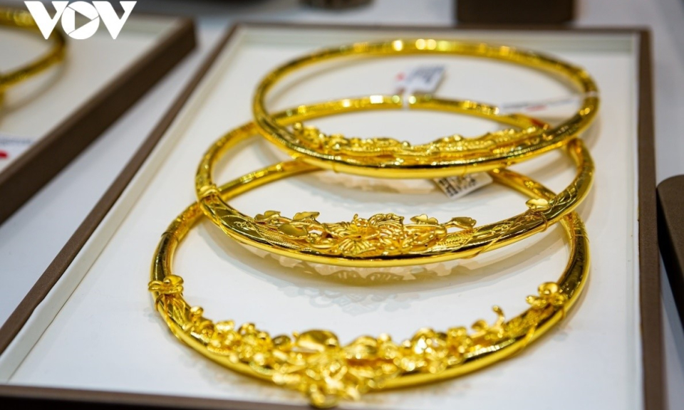 Vàng SJC tăng nhẹ, chạm mốc 67 triệu đồng/lượng