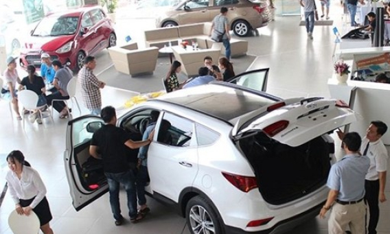 Giảm 50% phí trước bạ với ô-tô trong nước từ 1/7