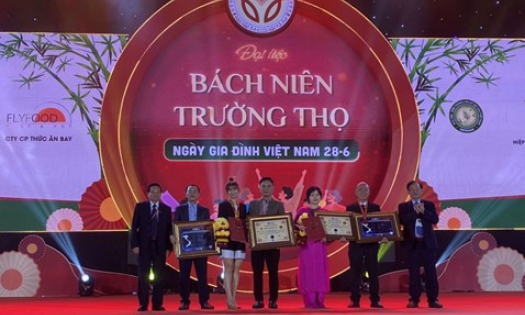 Đại tiệc Bách niên trường thọ” mừng Ngày Gia đình Việt Nam