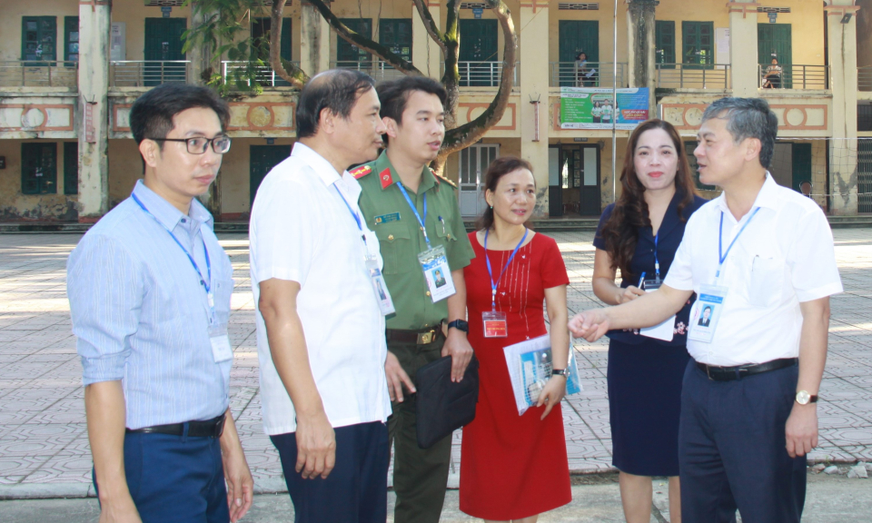 Đồng chí Phó Chủ tịch UBND tỉnh Nguyễn Duy Hưng kiểm tra công tác tổ chức thi tốt nghiệp THPT năm 2023