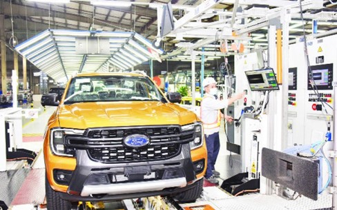 Sản xuất, lắp ráp ô-tô Ford tại Công ty TNHH Ford Việt Nam (TP Hải Dương). (Ảnh TRẦN HẢI)