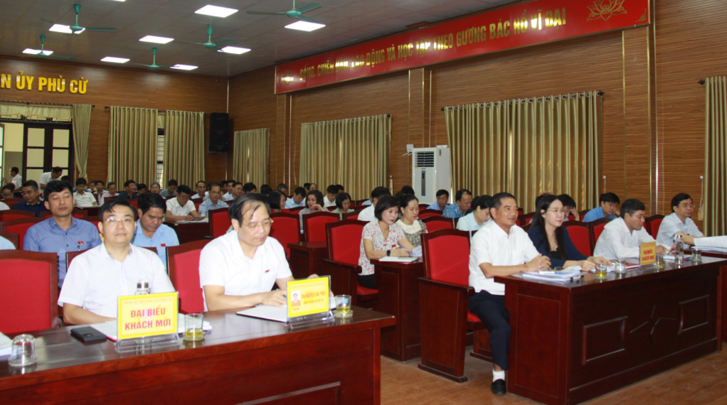 Các đại biểu tham dự kỳ họp