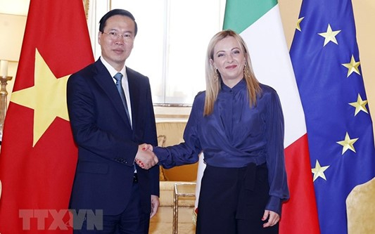 Chủ tịch nước Võ Văn Thưởng gặp Thủ tướng Italy Giorgia Meloni. (Ảnh: TTXVN)