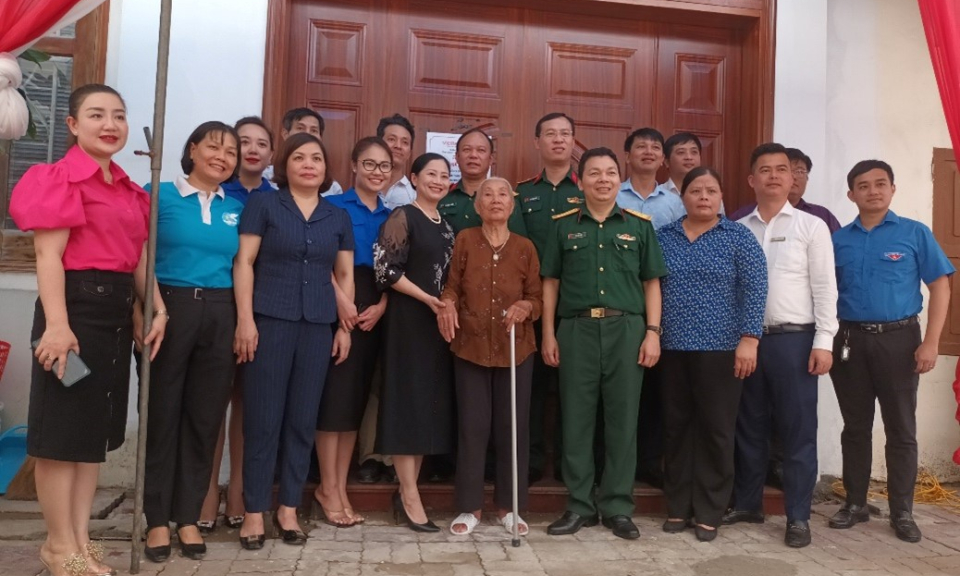 Khánh thành và bàn giao nhà tình nghĩa tại thành phố Hưng Yên