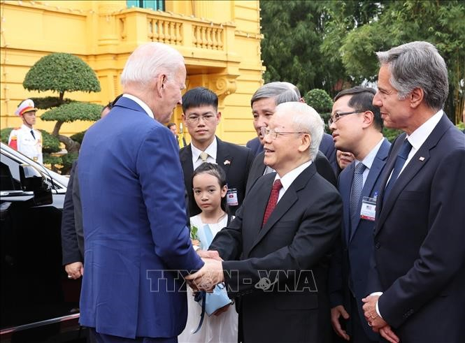 Tổng Bí thư Nguyễn Phú Trọng đón Tổng thống Hoa Kỳ Joe Biden. Ảnh: Trí Dũng/TTXVN