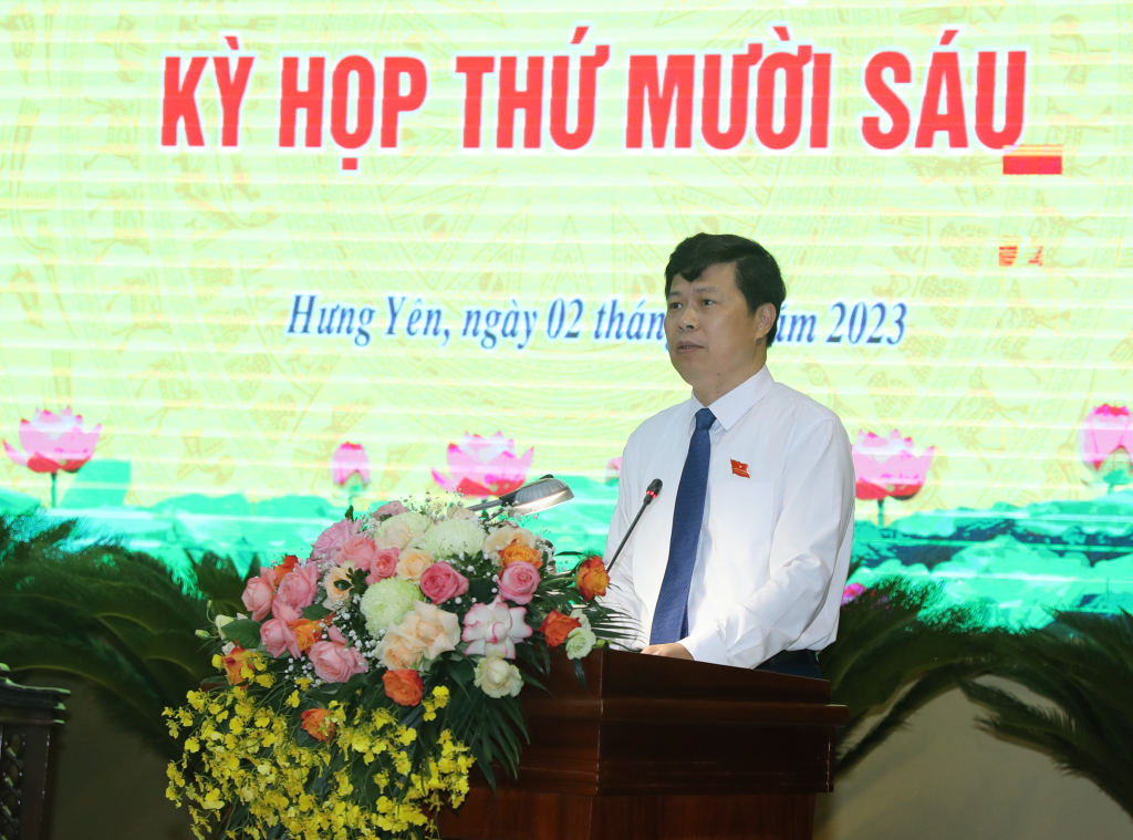 Đồng chí Phó Bí thư Thường trực Tỉnh ủy, Chủ tịch HĐND tỉnh Trần Quốc Toản phát biểu tại kỳ họp