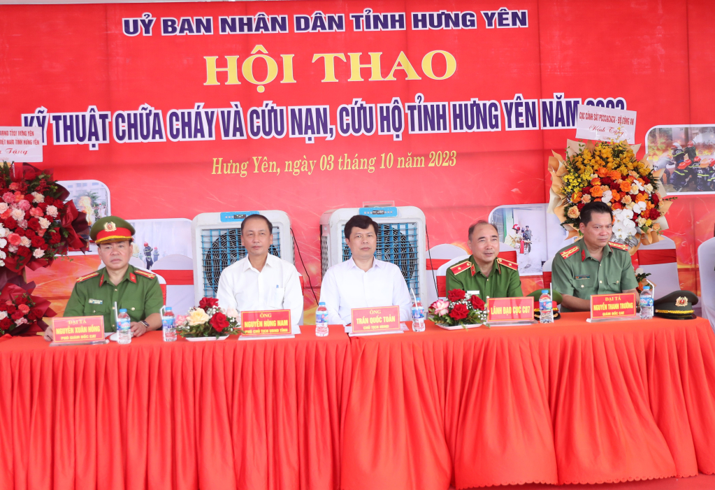 Các đại biểu dự hội thao