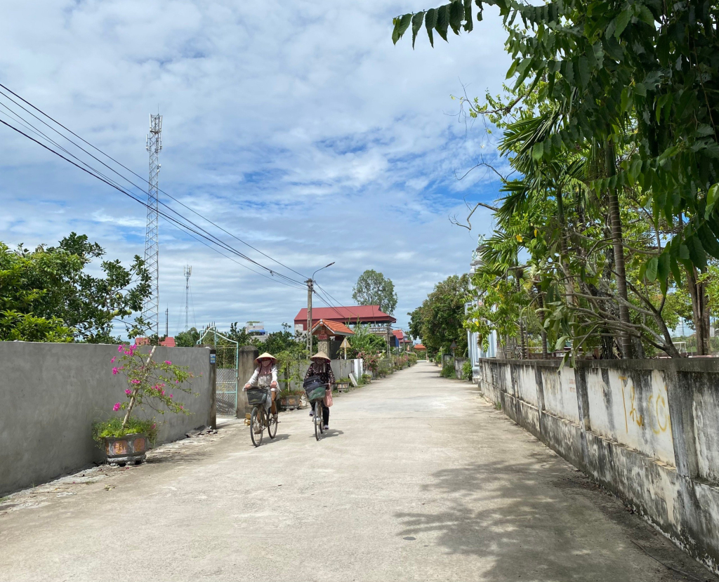 Tuyến đường giao thông nông thôn ở thôn La Tiến xã Nguyên Hoà (Phù Cừ)