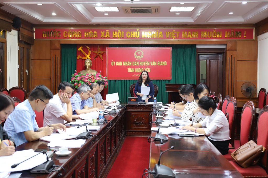 Đoàn công tác số 2 của Thường trực HĐND tỉnh làm việc với Thường trực HĐND huyện Văn Giang