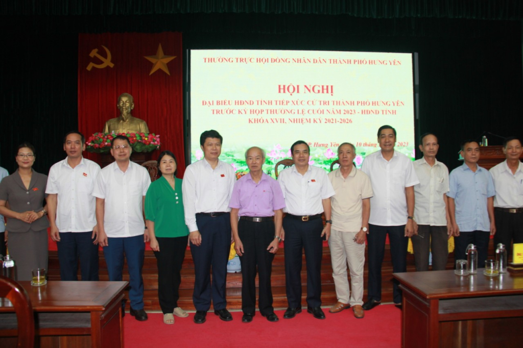 Đại biểu HĐND tỉnh và các đại biểu với cử tri thành phố Hưng Yên