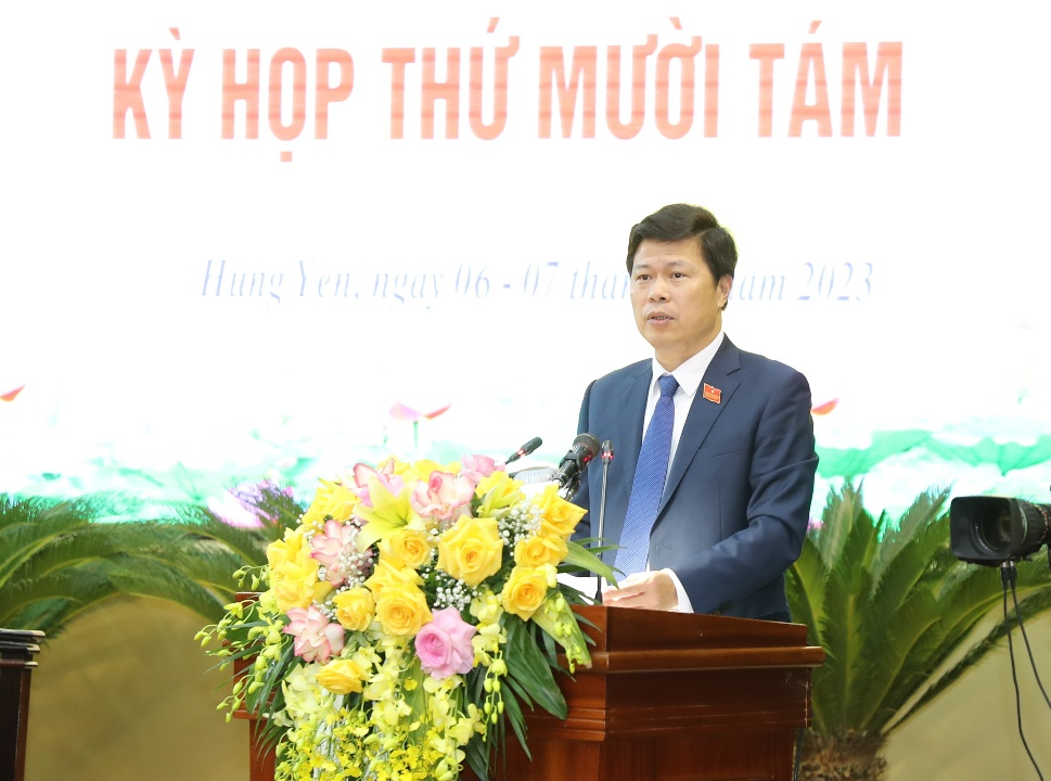 Đồng chí Trần Quốc Toản, Phó Bí thư Thường trực Tỉnh ủy, Chủ tịch HĐND tỉnh phát biểu khai mạc kỳ họp