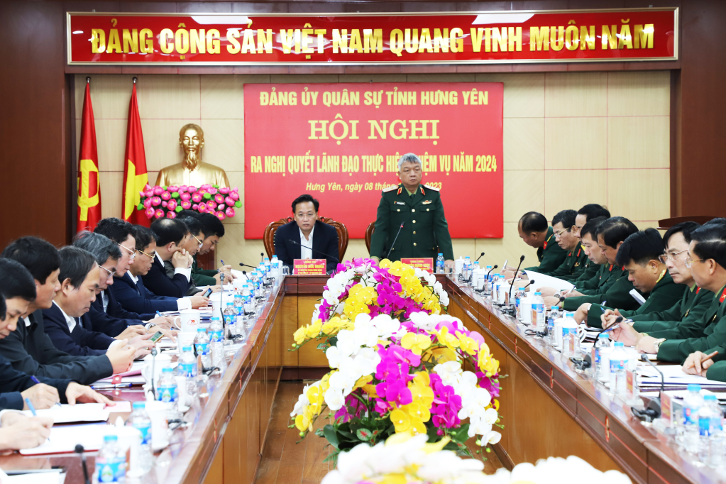 Đồng chí Trung tướng Nguyễn Quang Ngọc, Ủy viên BCH Trung ương Đảng, Tư lệnh Quân khu 3 phát biểu tại hội nghị
