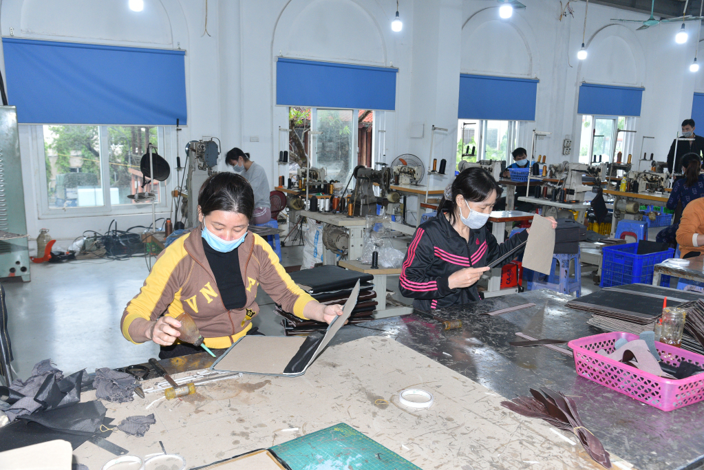 Sản xuất tại Công ty TNHH Cộng Đồng 18/4, xã Thọ Vinh (Kim Động)