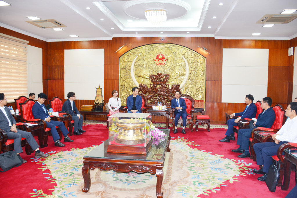 Các đại biểu tại buổi làm việc