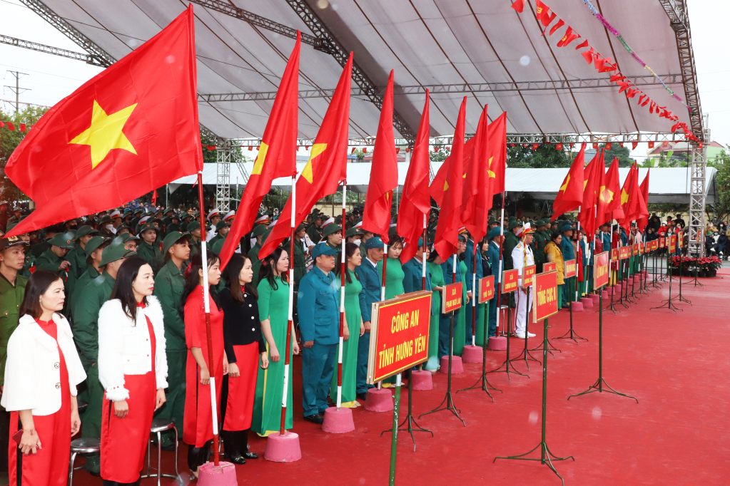 Lễ giao, nhận quân tại huyện Kim Động