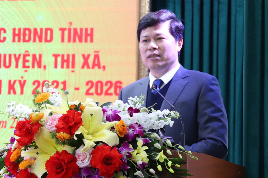 Đồng chí Trần Quốc Toản, Phó Bí thư Thường trực Tỉnh ủy, Chủ tịch HĐND tỉnh phát biểu tại hội nghị