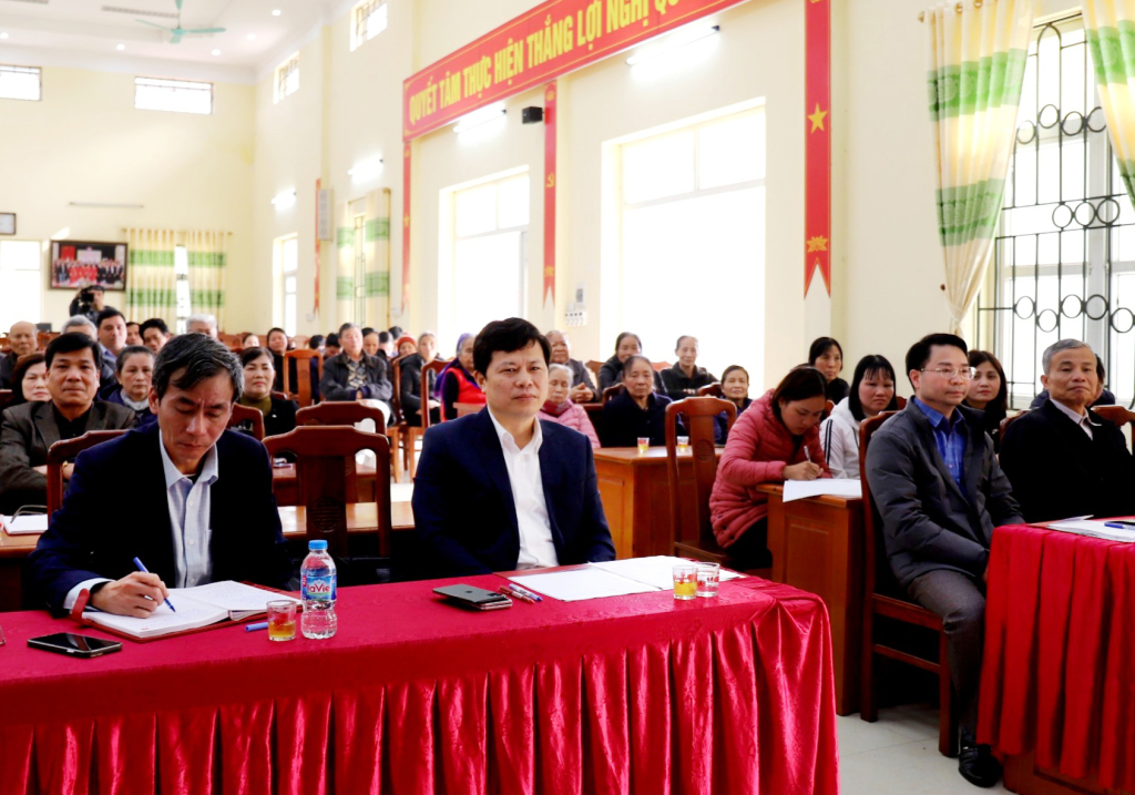 Phó Bí thư Thường trực Tỉnh ủy, Chủ tịch HĐND tỉnh Trần Quốc Toản dự sinh hoạt Chi bộ thôn Nho Lâm