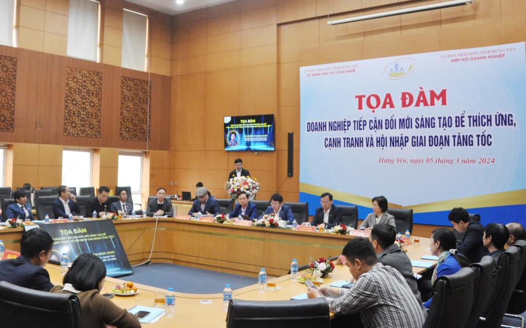 Các đại biểu dự tọa đàm