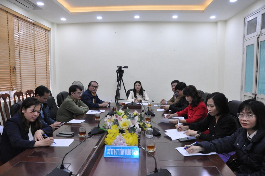 Các đại biểu dự hội nghị tại điểm cầu Hưng Yên