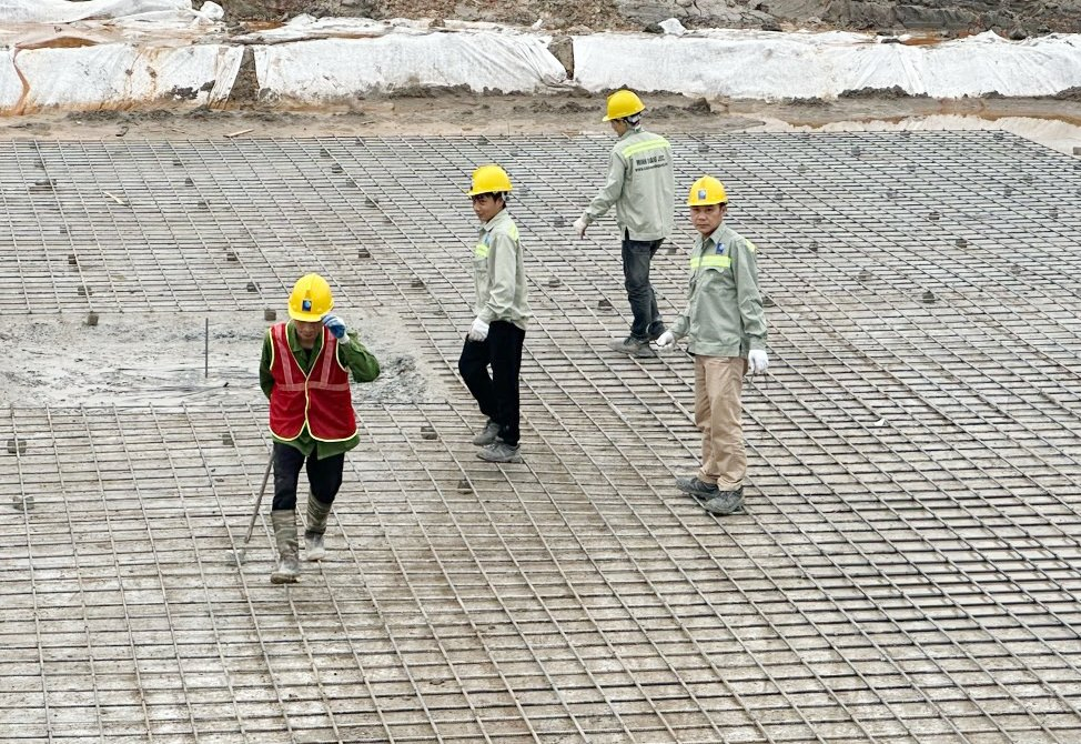 Thi công xây dựng vị trí móng cột Dự án đường dây 500kV Nhà máy điện Nam Định I – Phố Nối tại huyện Văn Lâm