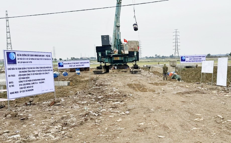 Thi công xây dựng vị trí móng cột Dự án đường dây 500kV Nhà máy điện Nam Định I – Phố Nối tại huyện Văn Lâm