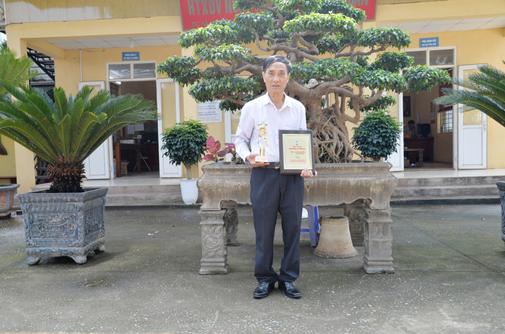 HTX dịch vụ nông nghiệp xã Xuân Quan (Văn Giang) vinh dự được nhận giải thưởng Ngôi sao HTX năm 2024