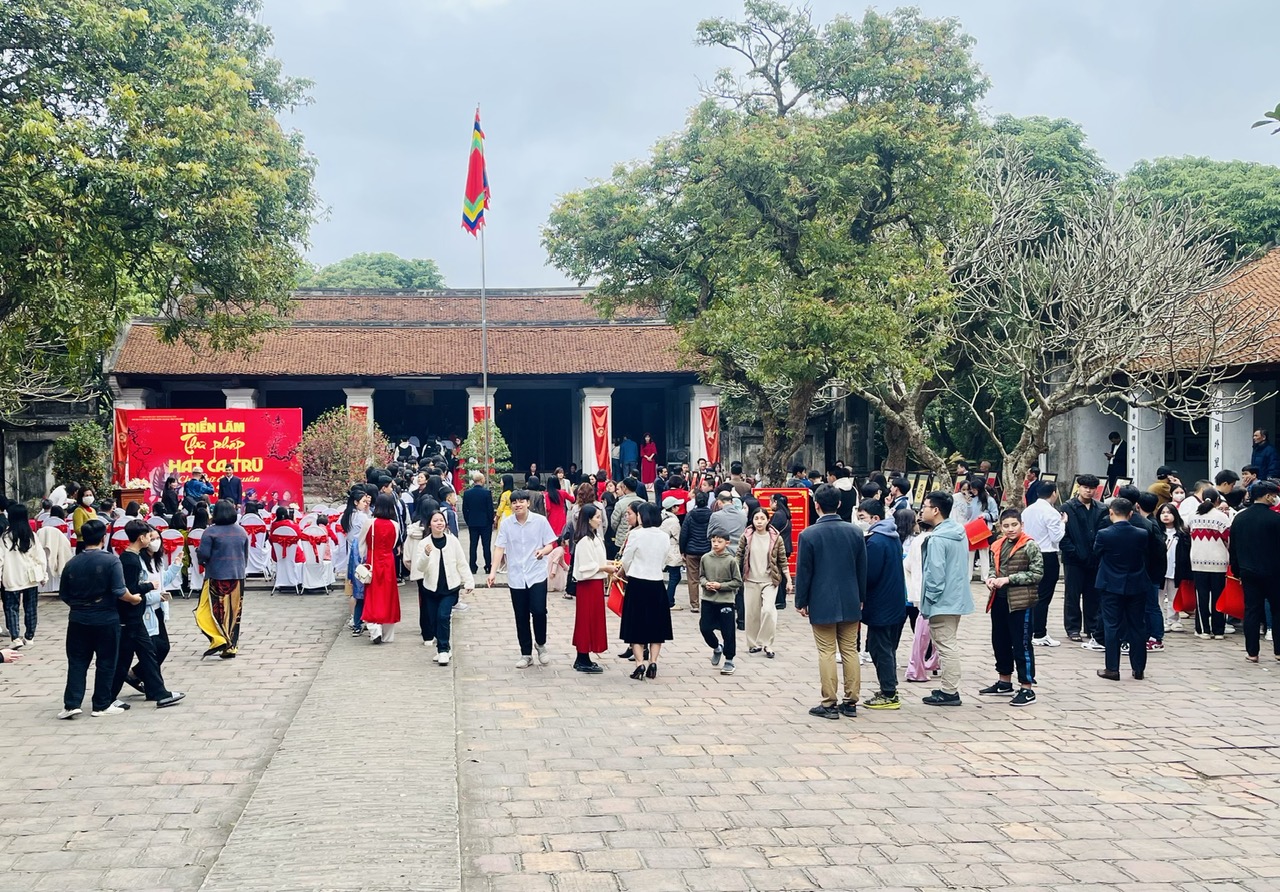 Ảnh với chú thích