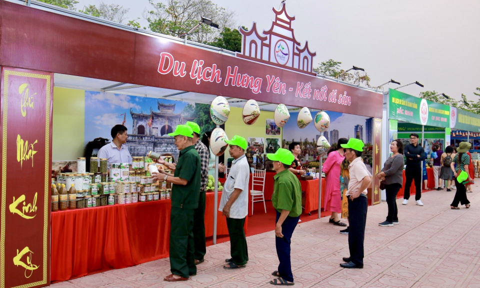 Hưng Yên tham gia triển lãm "Du lịch qua các miền di sản và danh thắng Việt Nam" tại tỉnh Điện Biên